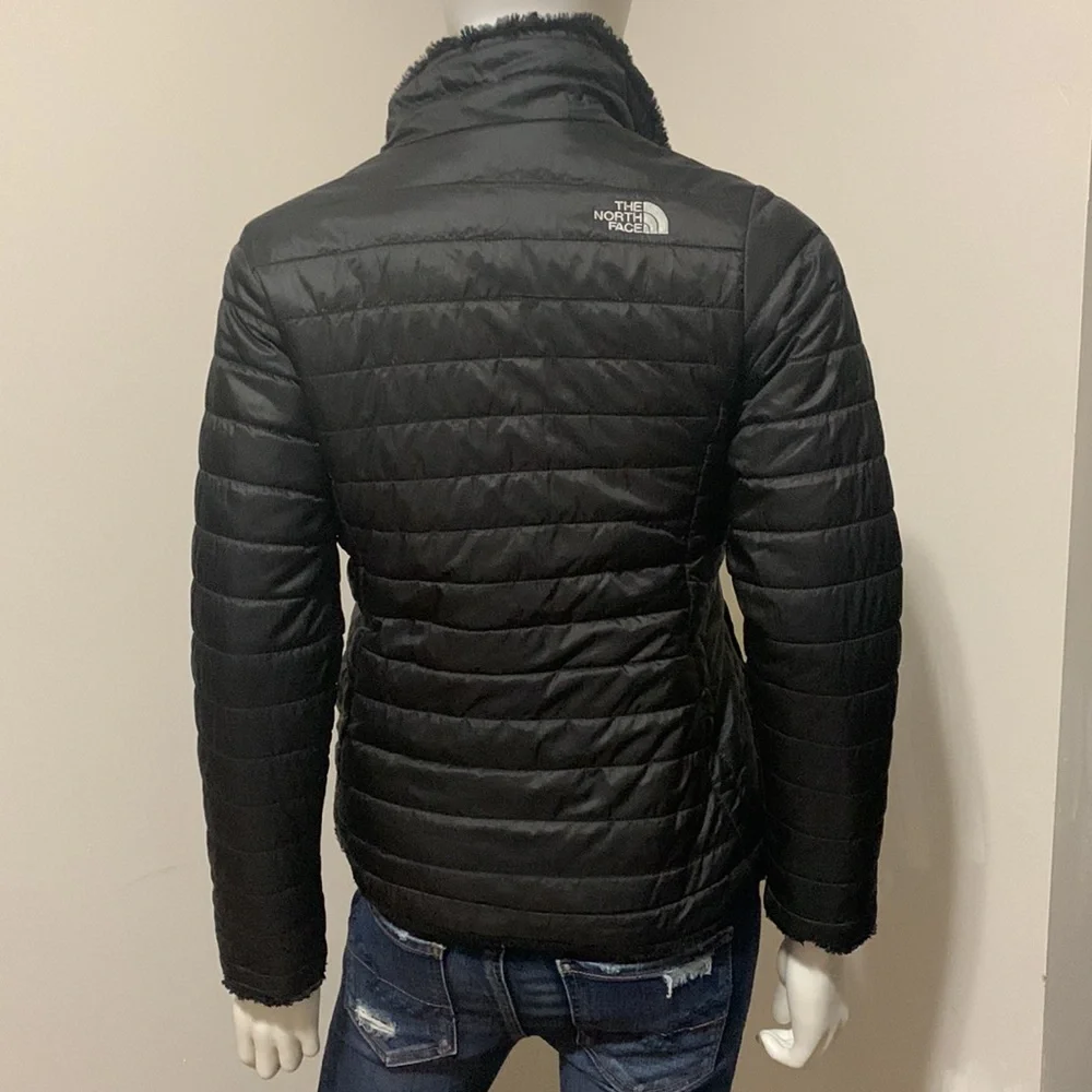 The North Face Kids Black Quilted Puffer Jacket - Picture 4 of 15
